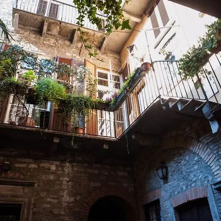 La Casa Di Pietra - The House Of Travelers Como
