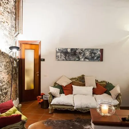 La Casa Di Pietra - The House Of Travelers *