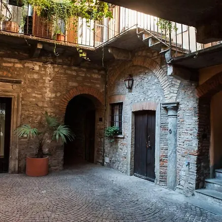 Apartment La Casa Di Pietra - The House Of Travelers