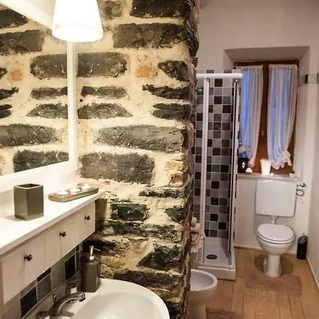 Apartment La Casa Di Pietra - The House Of Travelers